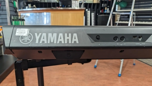 Yamaha MX88 BK Synthesizer 2